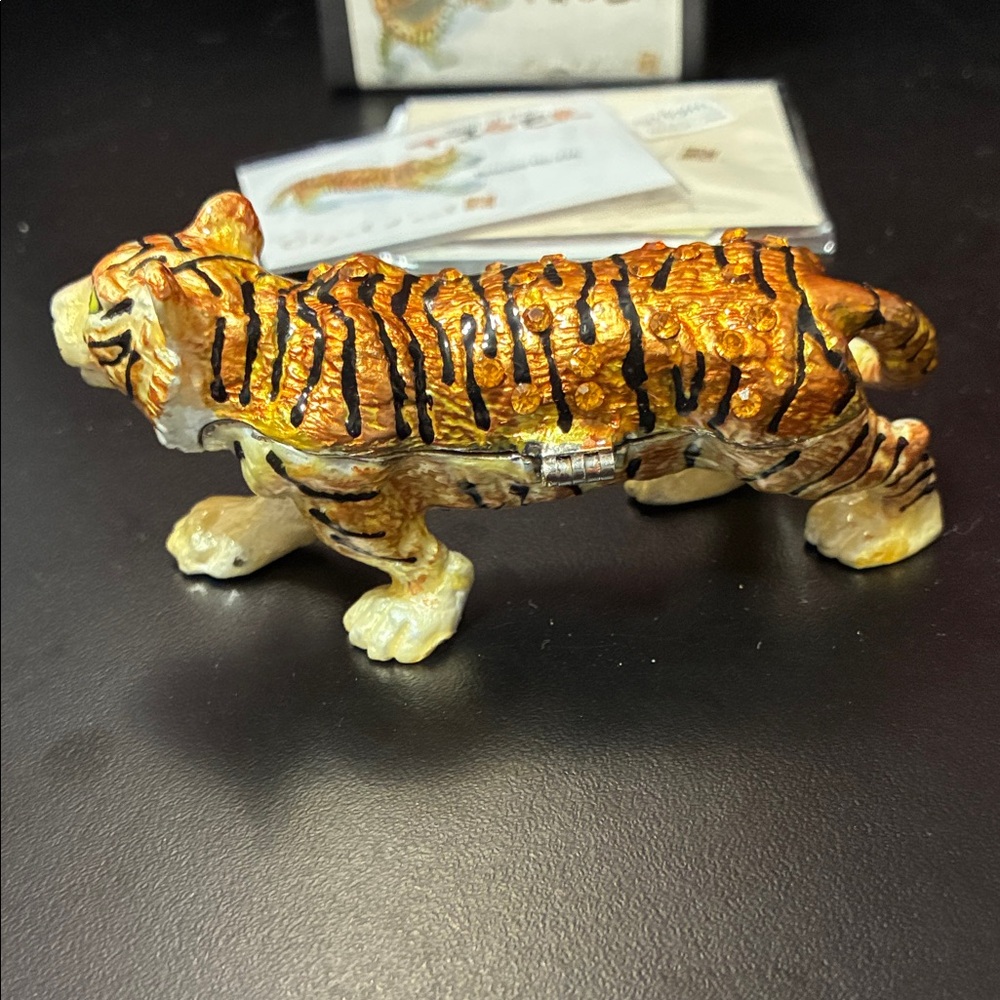 Vintage Art form release No. 226 collectible Year of the Tiger trinket box - Picture 4 of 16